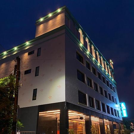 Weifeng Boutique Business Hotel - Zhanqian Branch Pingtung Zewnętrze zdjęcie