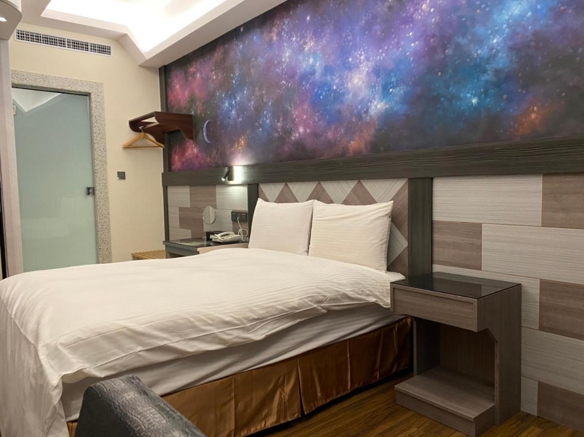 Weifeng Boutique Business Hotel - Zhanqian Branch Pingtung Zewnętrze zdjęcie