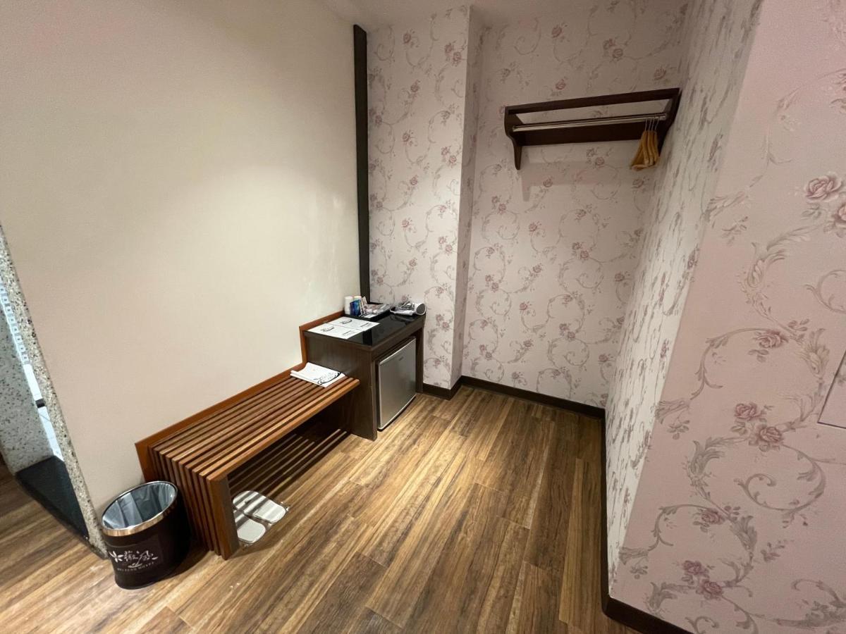 Weifeng Boutique Business Hotel - Zhanqian Branch Pingtung Zewnętrze zdjęcie