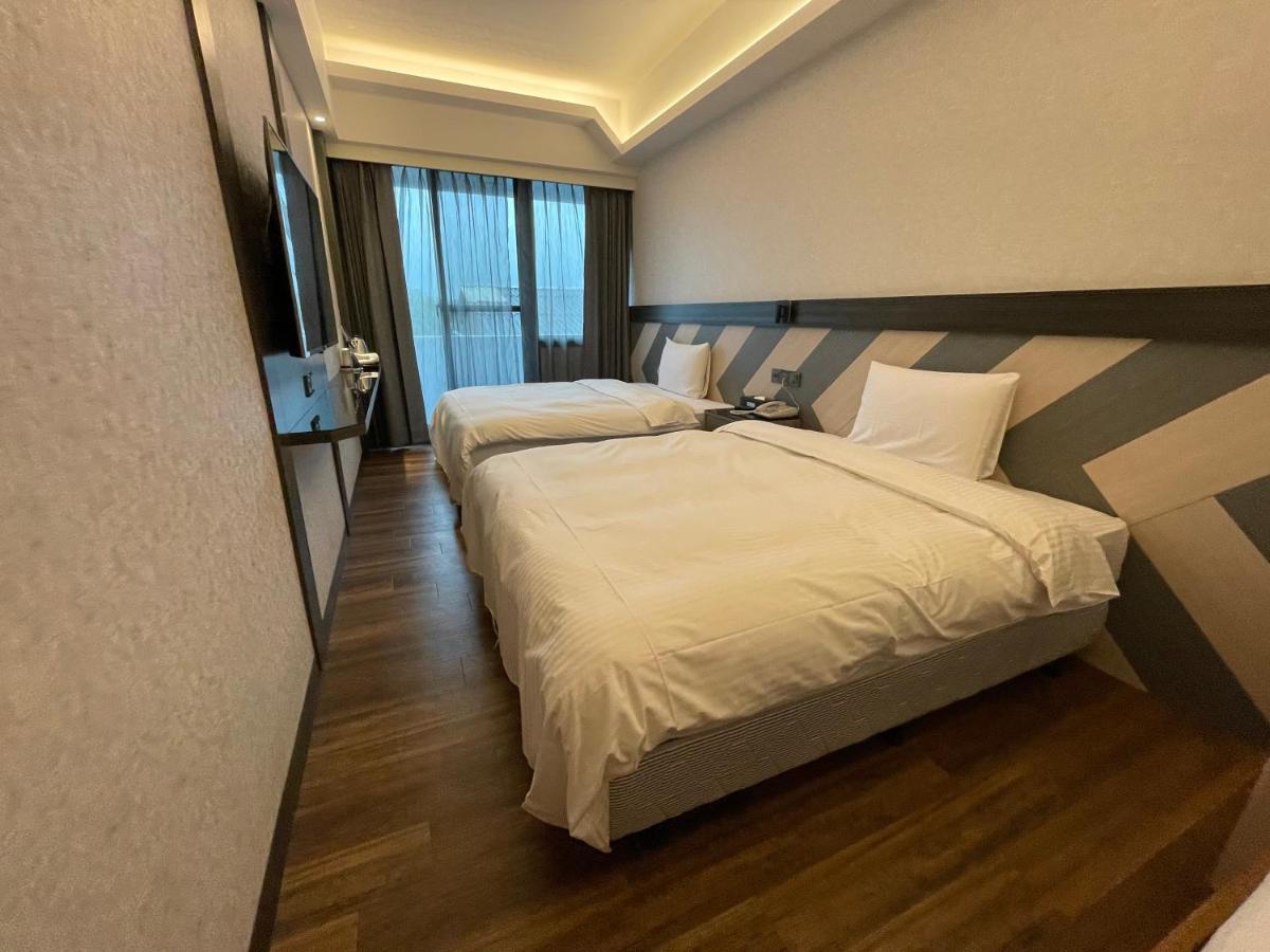 Weifeng Boutique Business Hotel - Zhanqian Branch Pingtung Zewnętrze zdjęcie