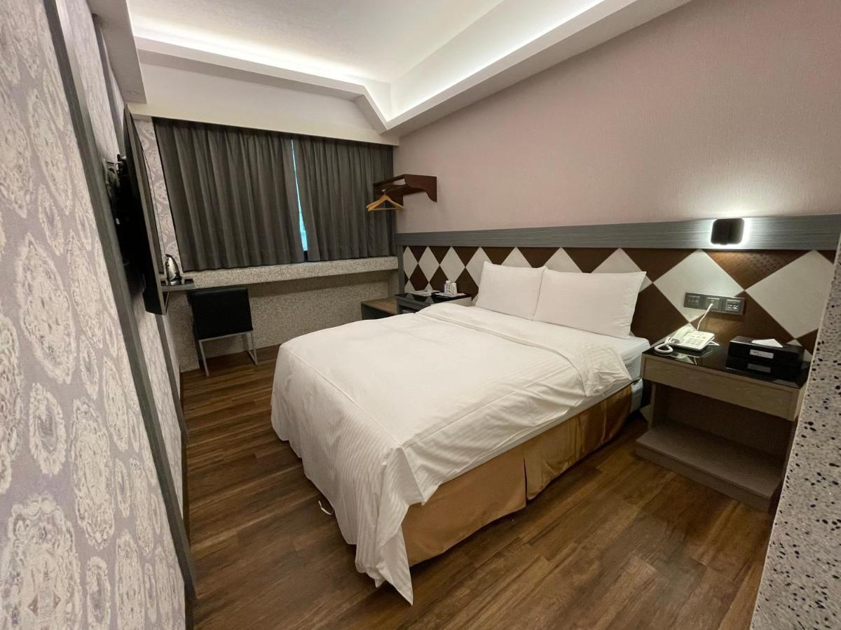 Weifeng Boutique Business Hotel - Zhanqian Branch Pingtung Zewnętrze zdjęcie