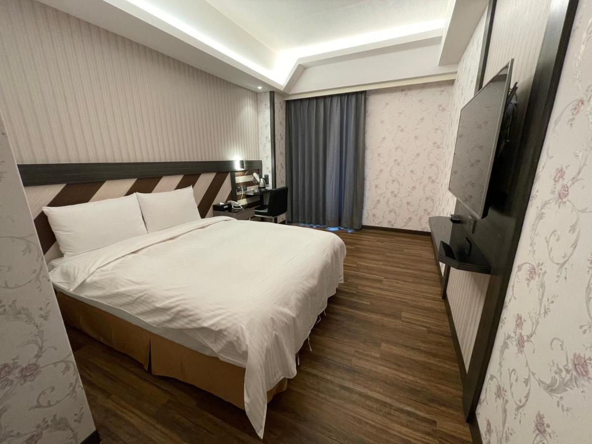 Weifeng Boutique Business Hotel - Zhanqian Branch Pingtung Zewnętrze zdjęcie