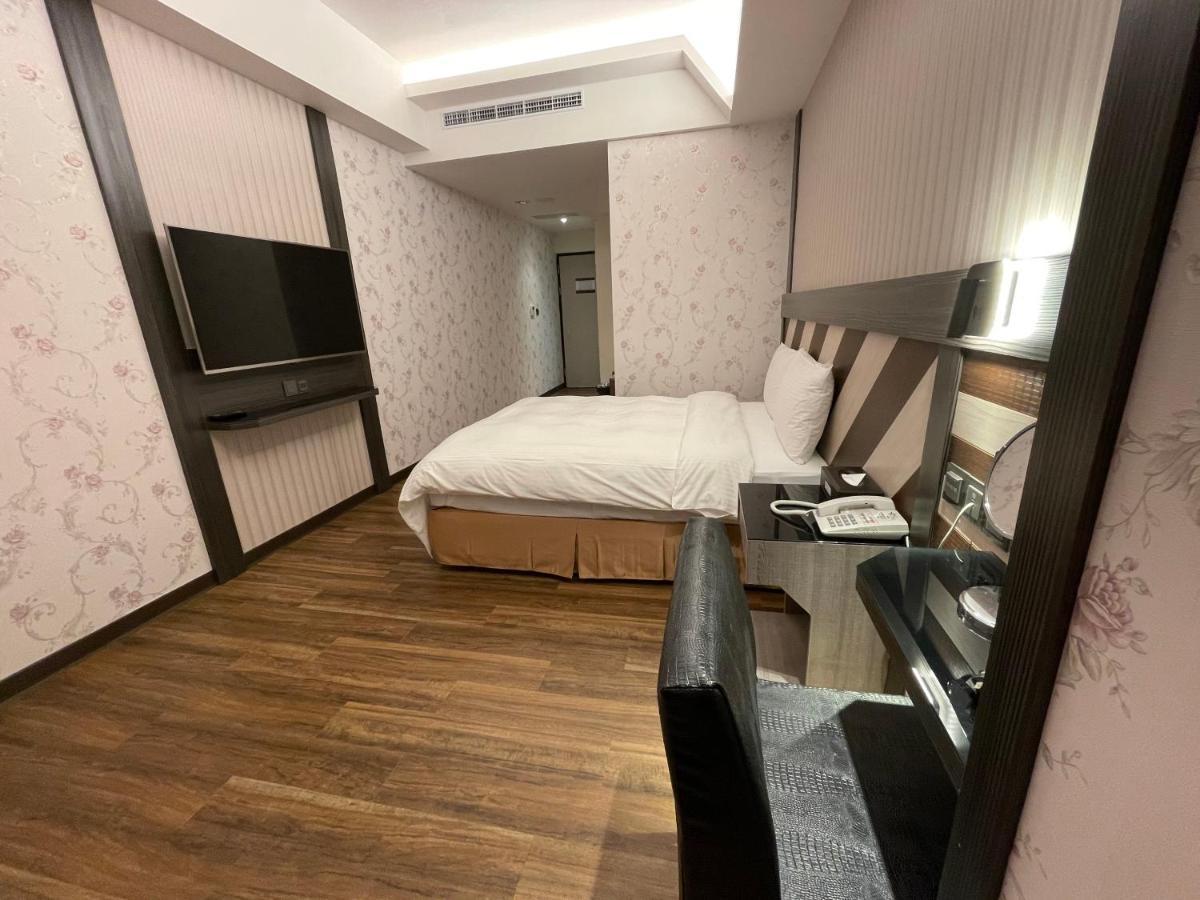 Weifeng Boutique Business Hotel - Zhanqian Branch Pingtung Zewnętrze zdjęcie