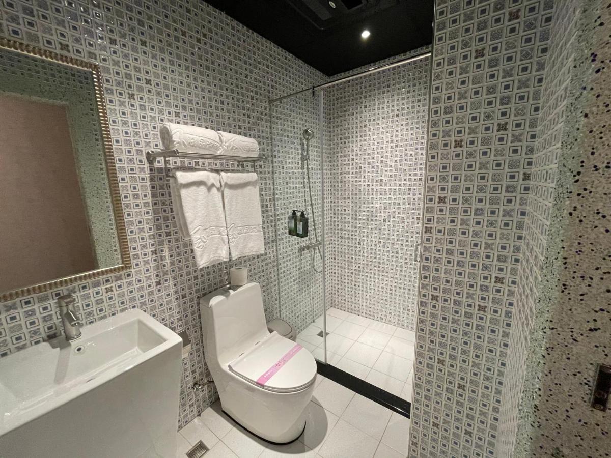 Weifeng Boutique Business Hotel - Zhanqian Branch Pingtung Zewnętrze zdjęcie