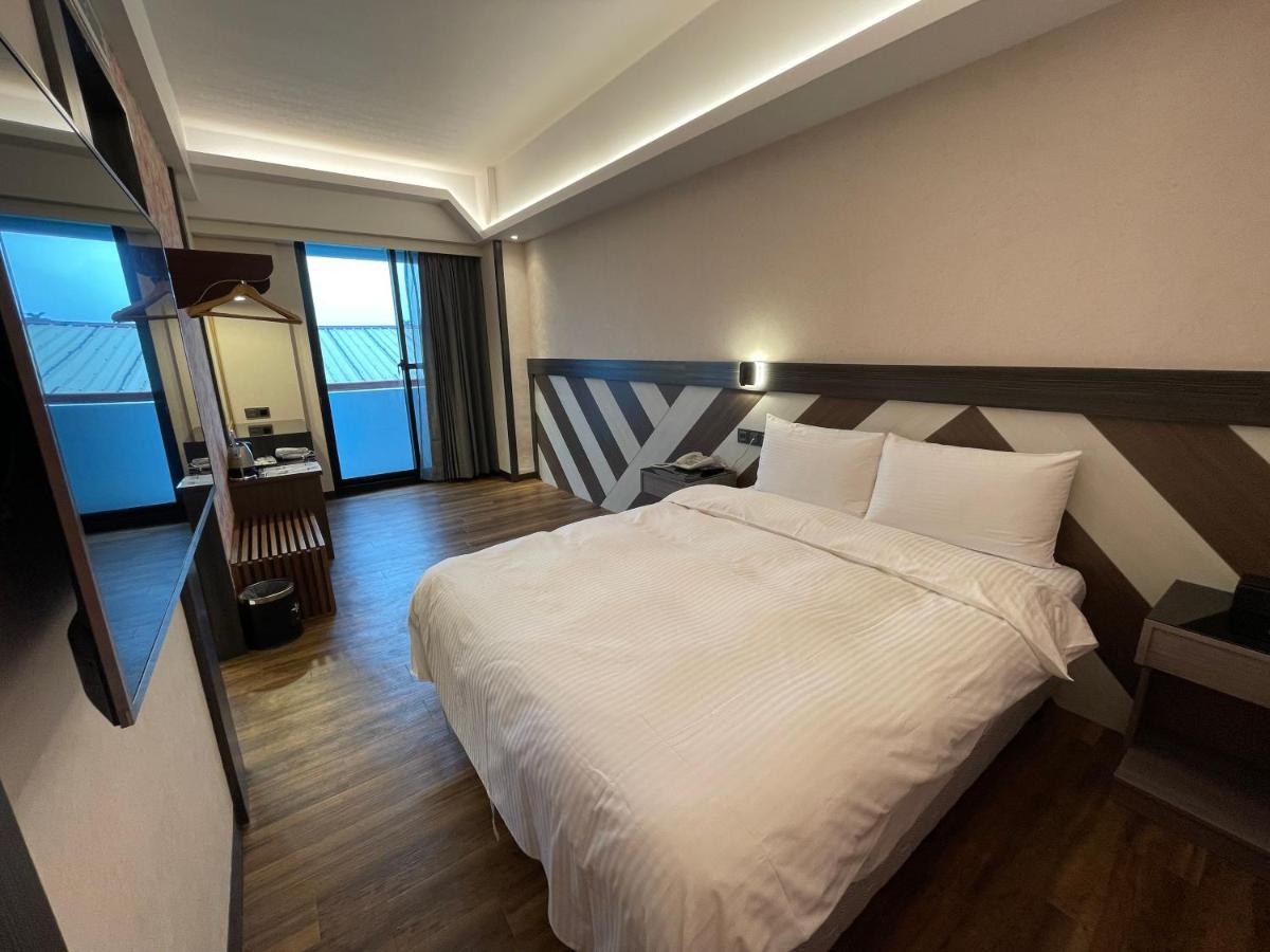 Weifeng Boutique Business Hotel - Zhanqian Branch Pingtung Zewnętrze zdjęcie