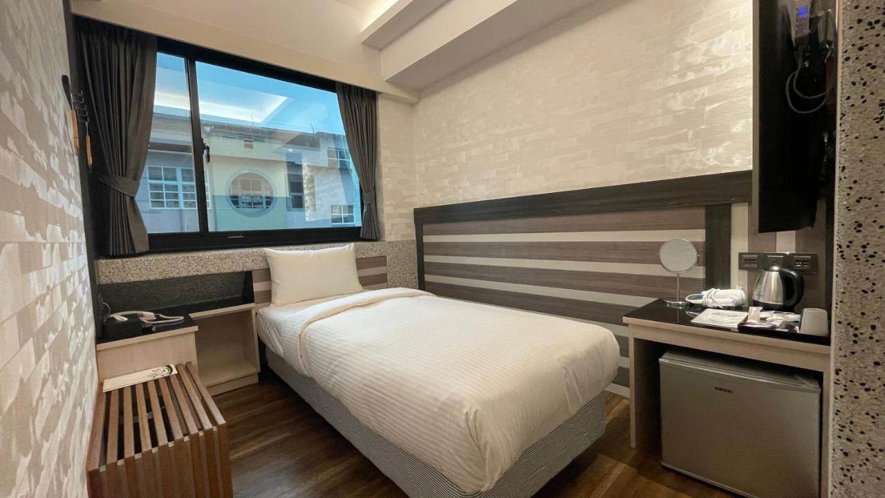 Weifeng Boutique Business Hotel - Zhanqian Branch Pingtung Zewnętrze zdjęcie